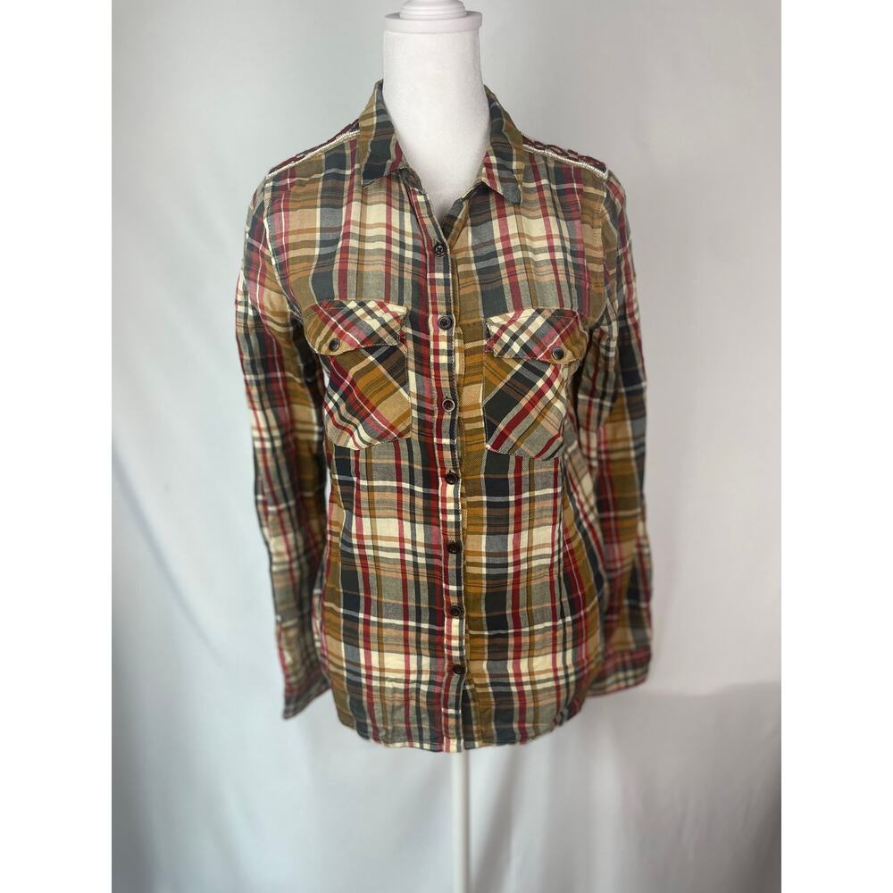 Women’s Plaid Button Up Fitted Embroidered Shoulder Patch Long Sleeve Casual Top